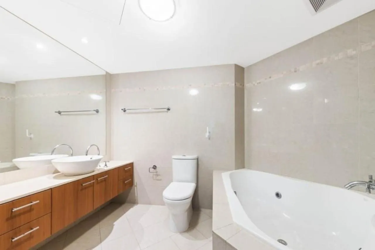 Lux Sub-Penthouse With Casino Views Apartment Brisbane